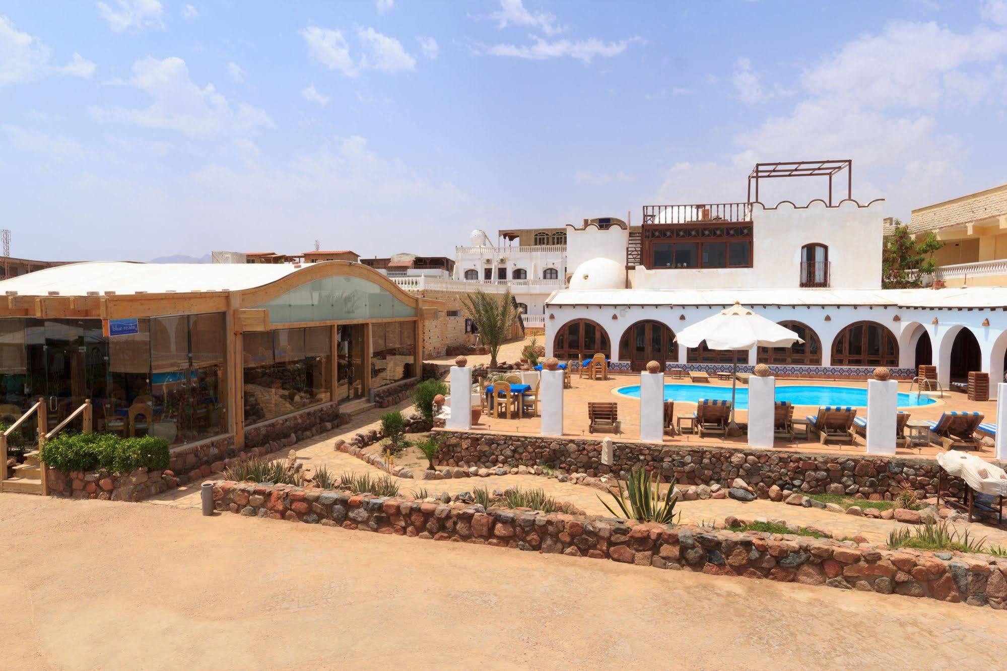 דהב Blue Beach Club מראה חיצוני תמונה